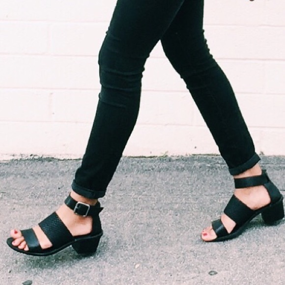 Madewell Shoes - Madewell Warren sandal black block heel shoes
